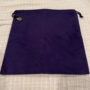 Tory Burch Dust Bag
Brand New. No signs of use.